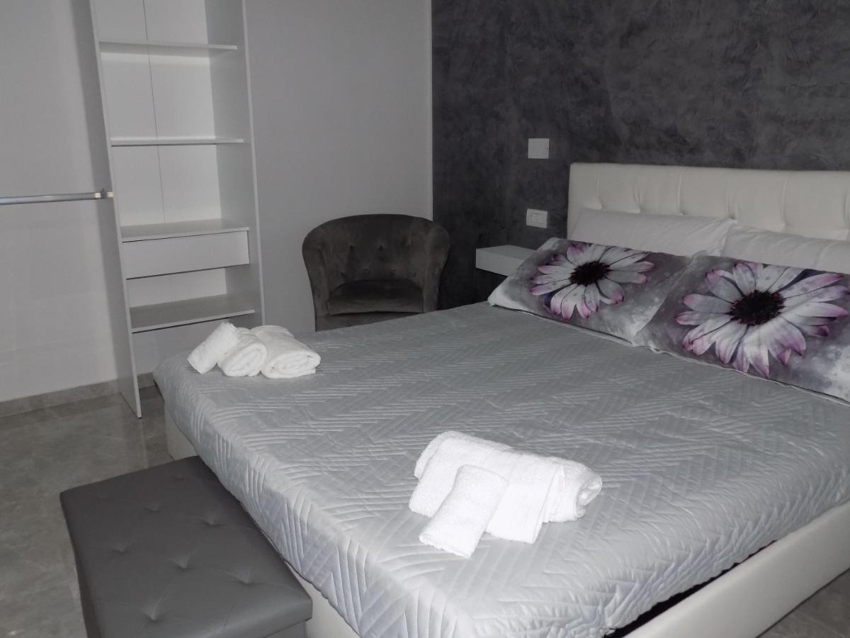 Hotel Casa Sanabria à Bari Extérieur photo