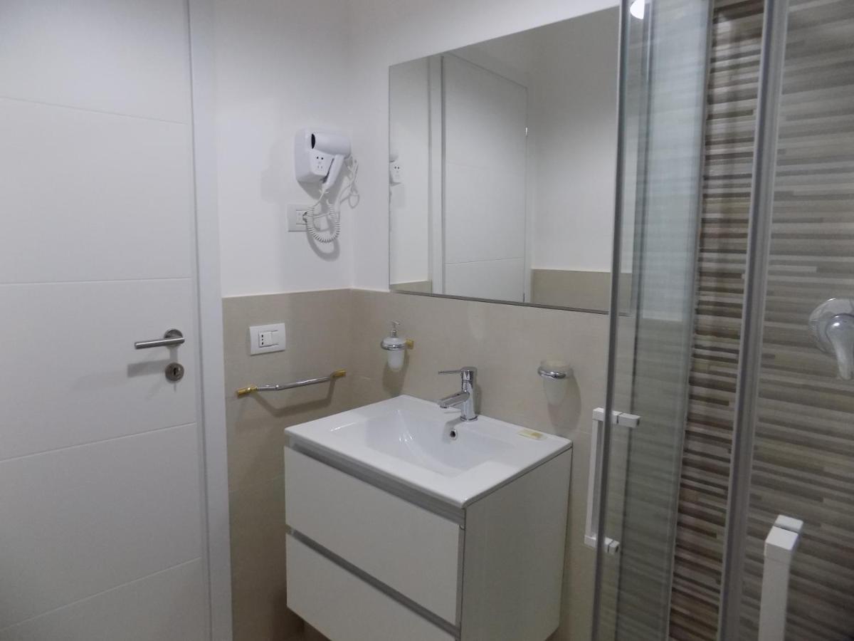 Hotel Casa Sanabria à Bari Extérieur photo
