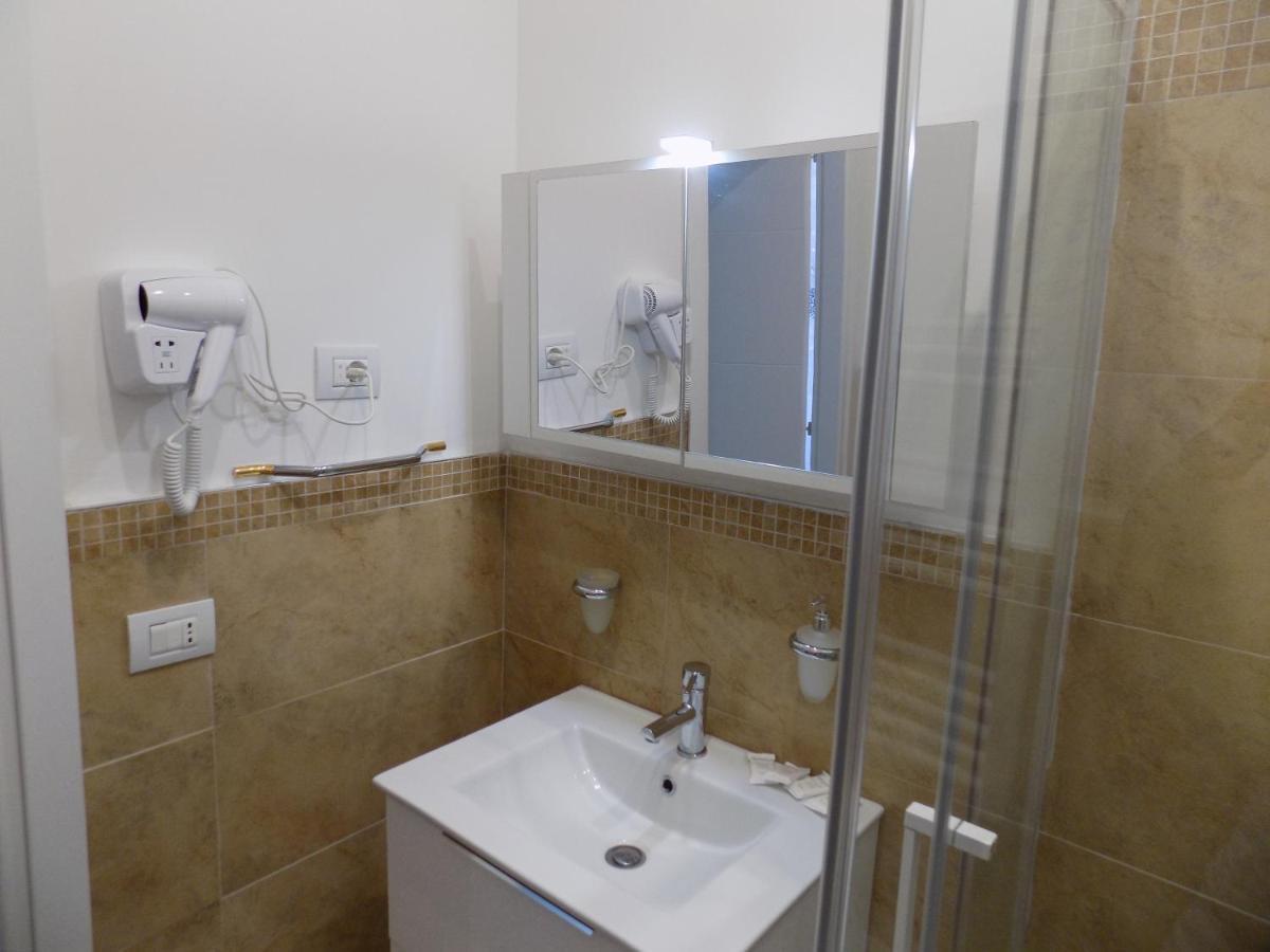Hotel Casa Sanabria à Bari Extérieur photo