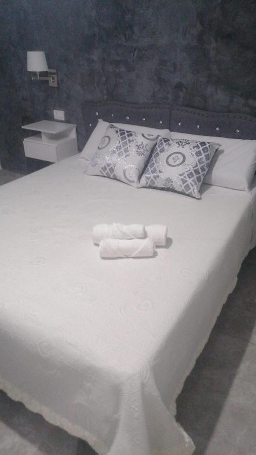 Hotel Casa Sanabria à Bari Extérieur photo