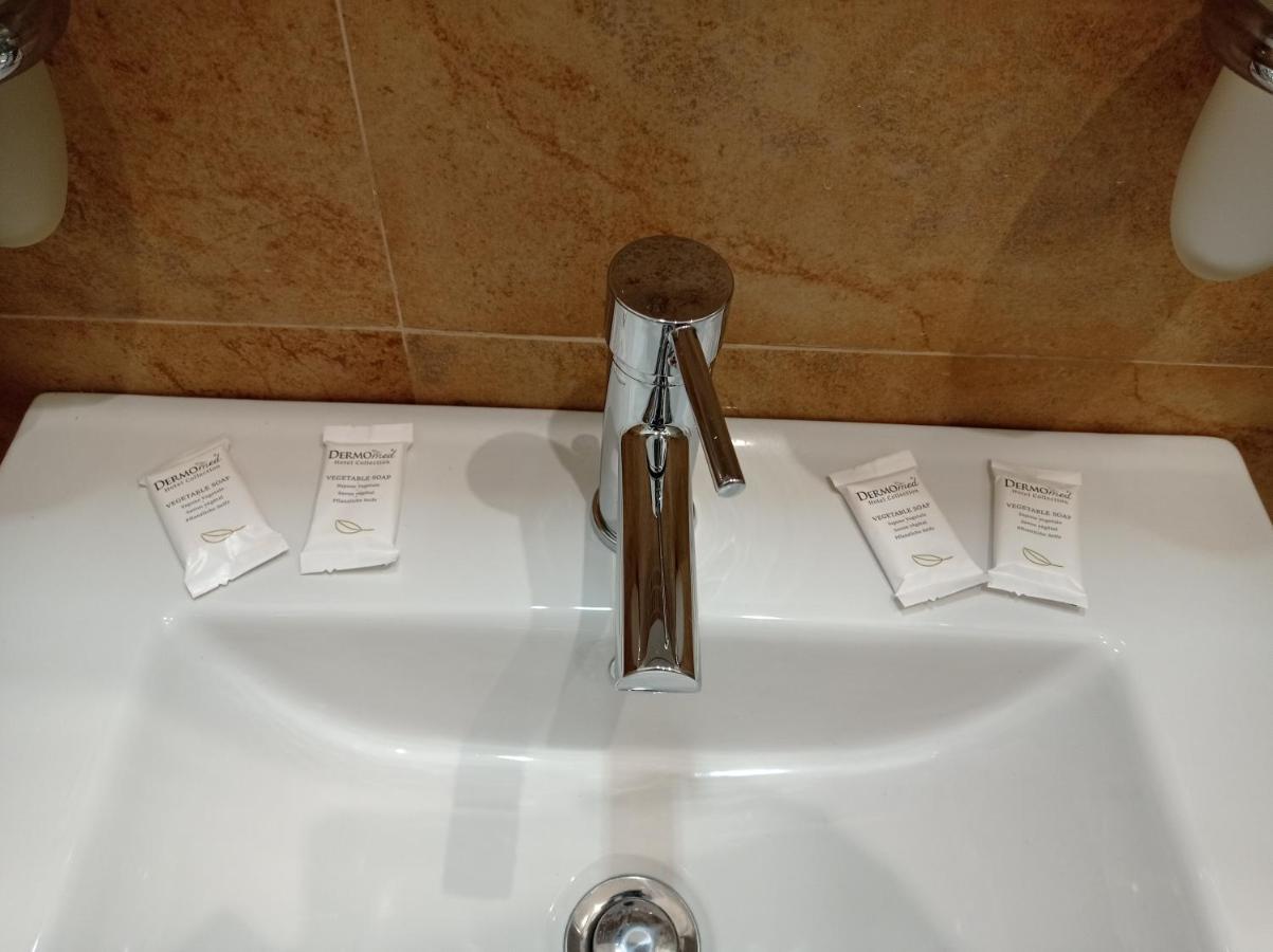 Hotel Casa Sanabria à Bari Extérieur photo
